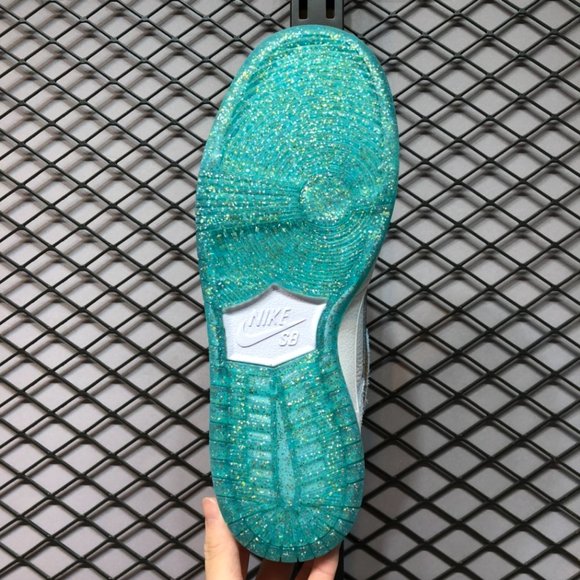 NIKE SB Dunk Low-top sneakers main image 8